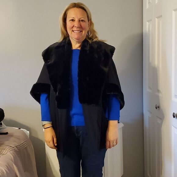 Saks Fifth Ave Ladies Faux Fur Trimmed Wrap/Shawl - Picture 10 of 12